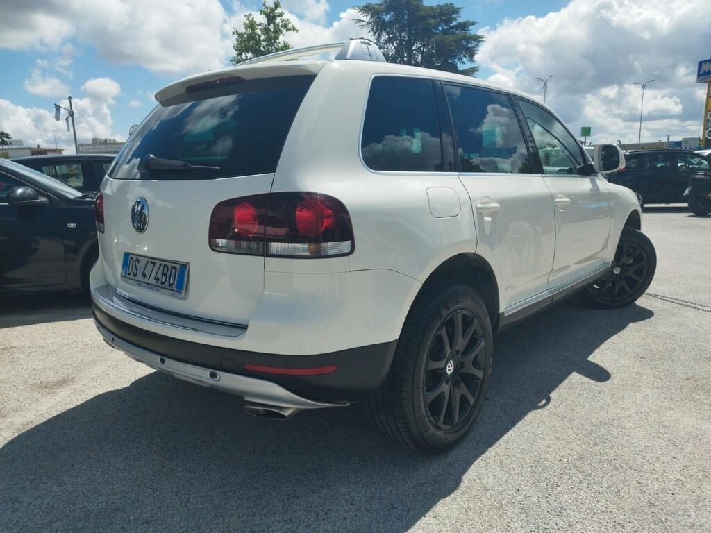 Volkswagen Touareg 3.0/240CV V6 TDI DPF tip. Executive
