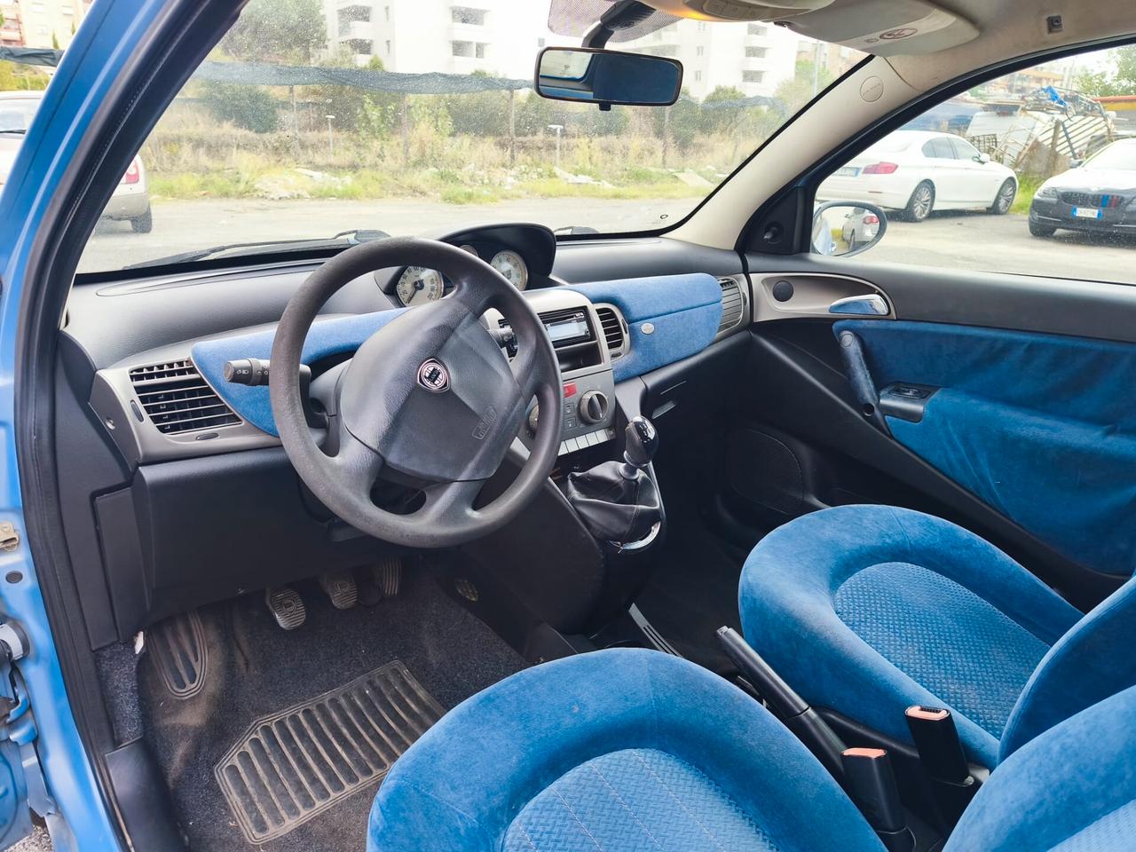 Lancia Ypsilon 1.4 16V Oro