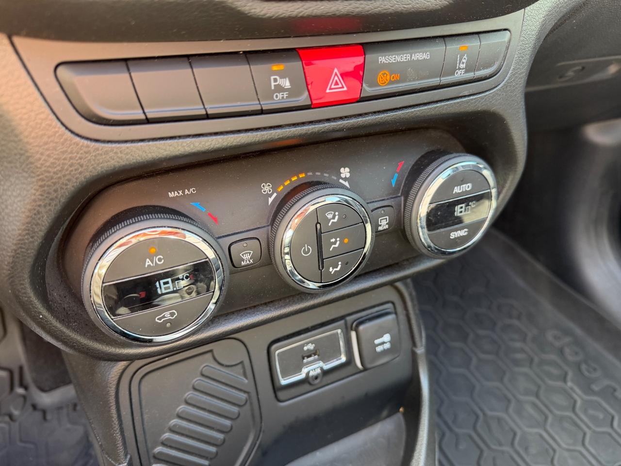 Jeep Renegade 1.6Mjt 120CV-2017*TETTO*NAVI*XENO