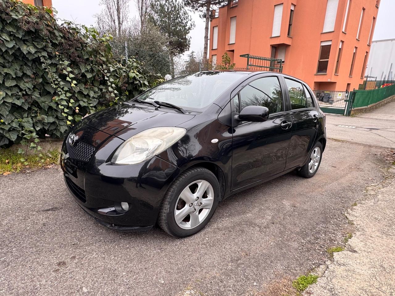 Toyota Yaris 1.3 5 porte