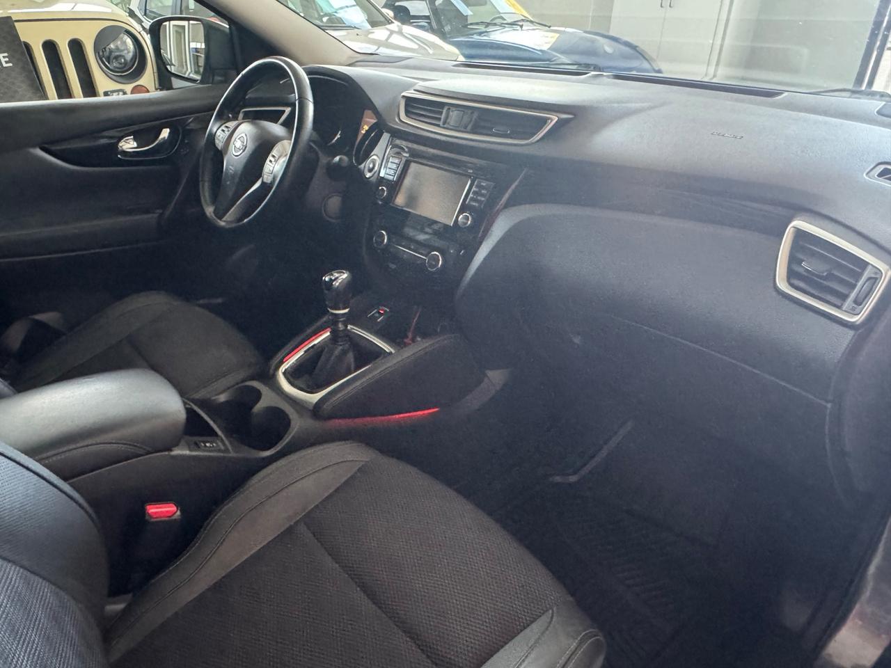 Nissan Qashqai 1.6 dCi tetto/camera