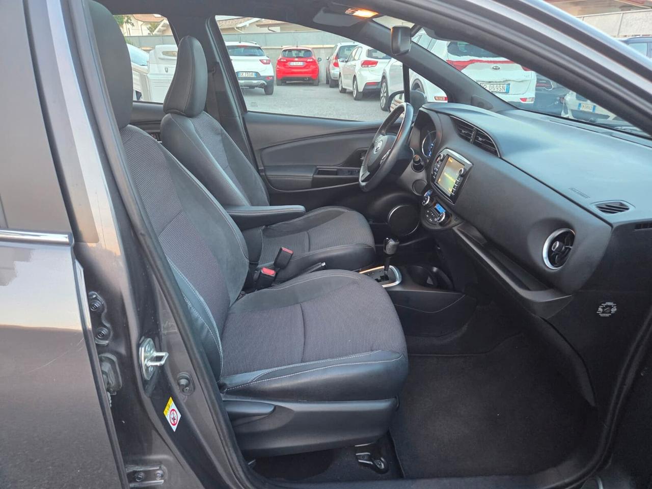 Toyota Yaris 1.5 Hybrid 5 porte Trend "Blue Edition"