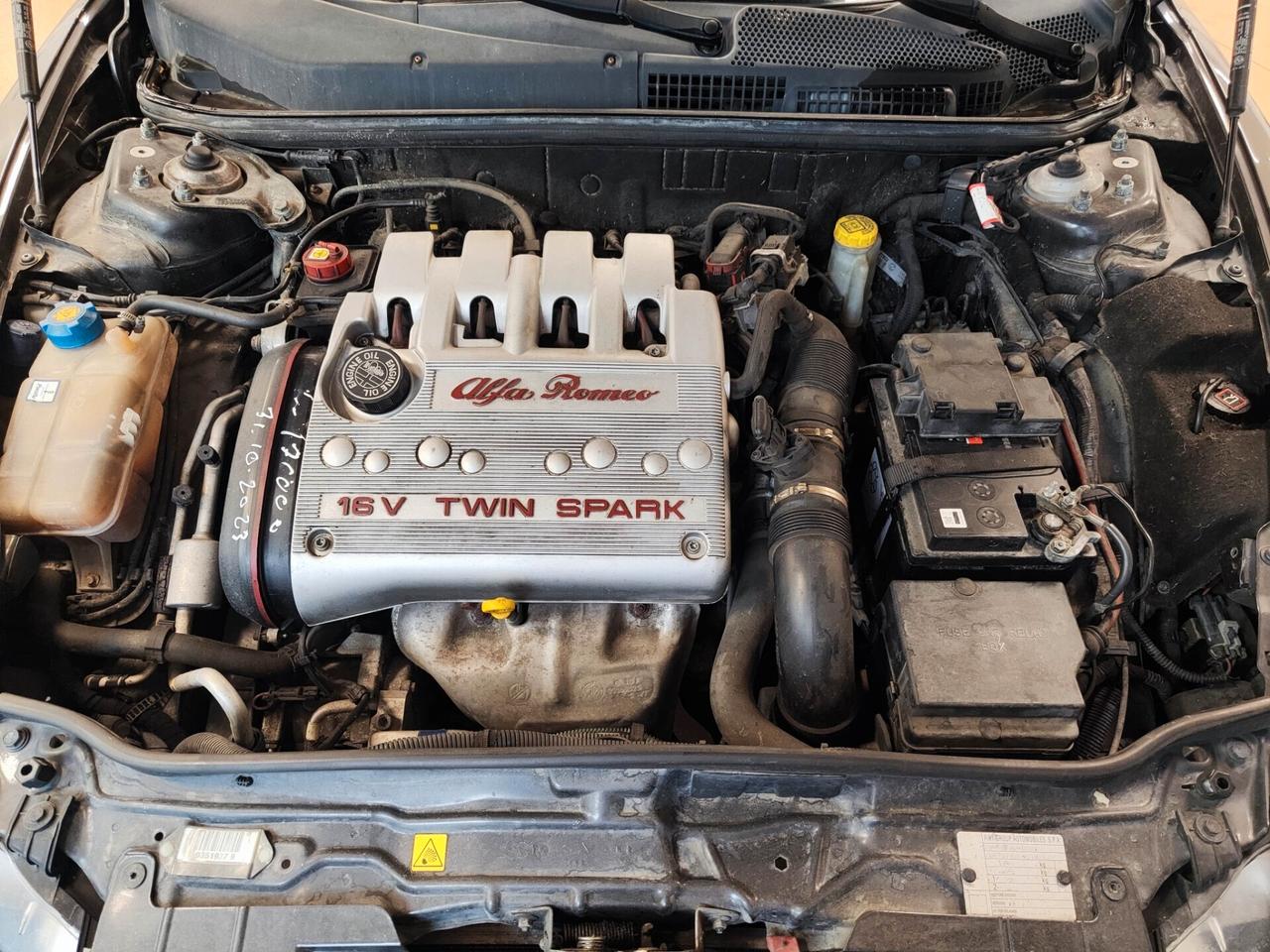 Alfa Romeo 147 2.0 16V TS Selespeed 5p. Distinctive