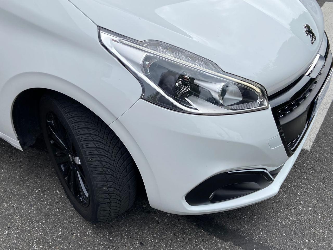 Peugeot 208 Black Line 1.2 PureTech 82 #50393