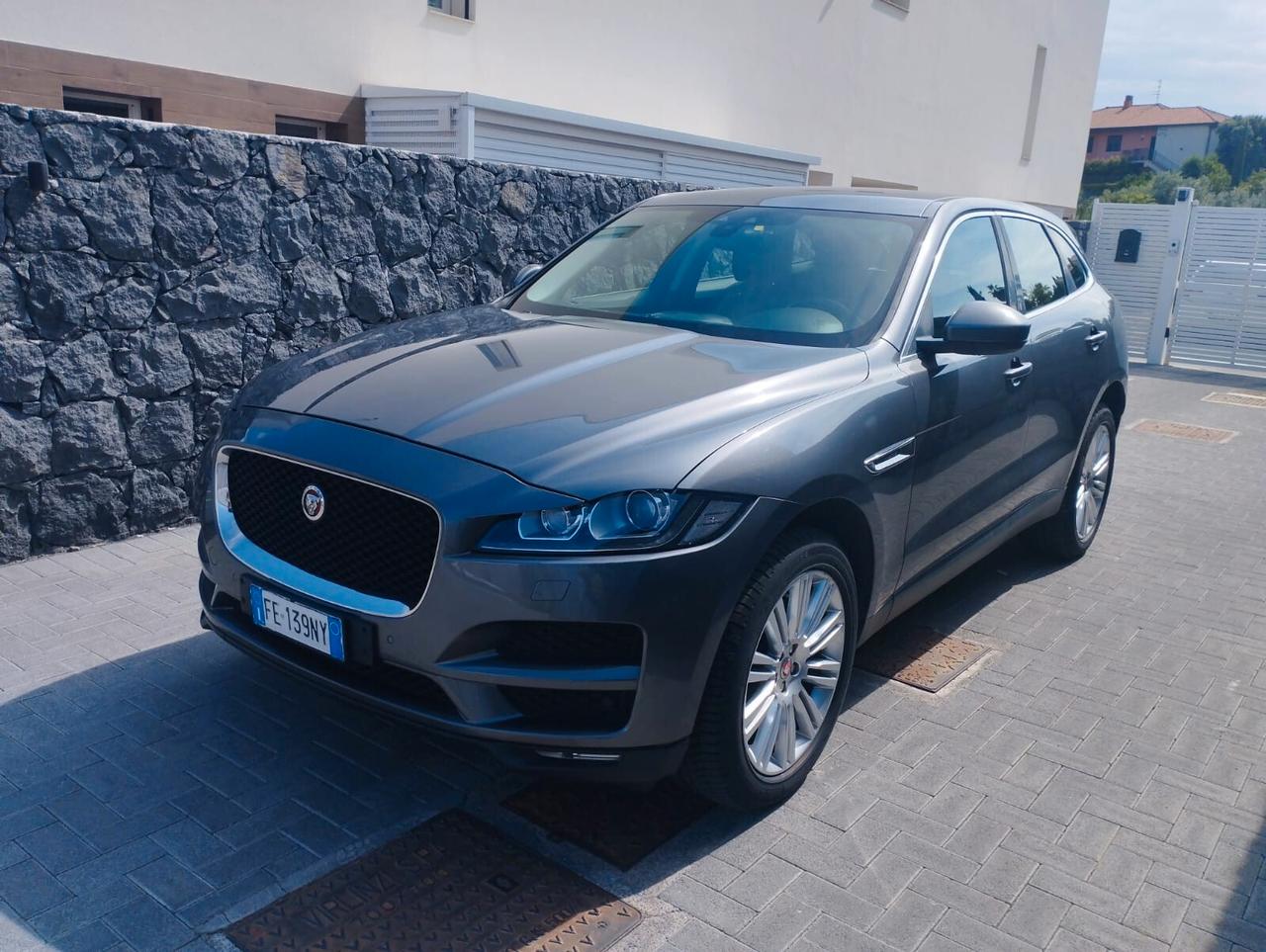 Jaguar F-Pace 3.0 D V6 300 CV AWD aut. Prestige