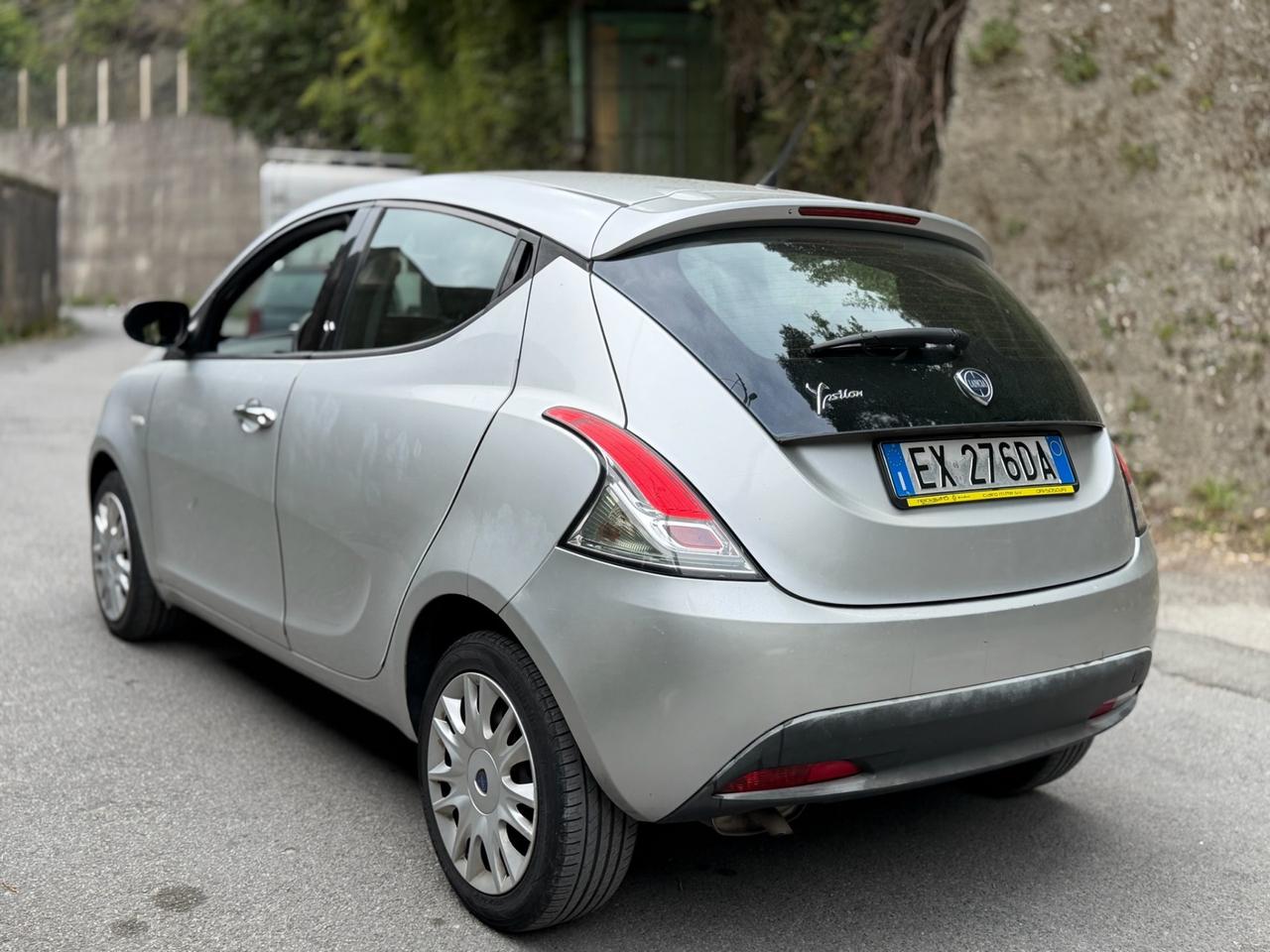 Lancia Ypsilon 1.2 69 CV 5 porte - gpl euro6