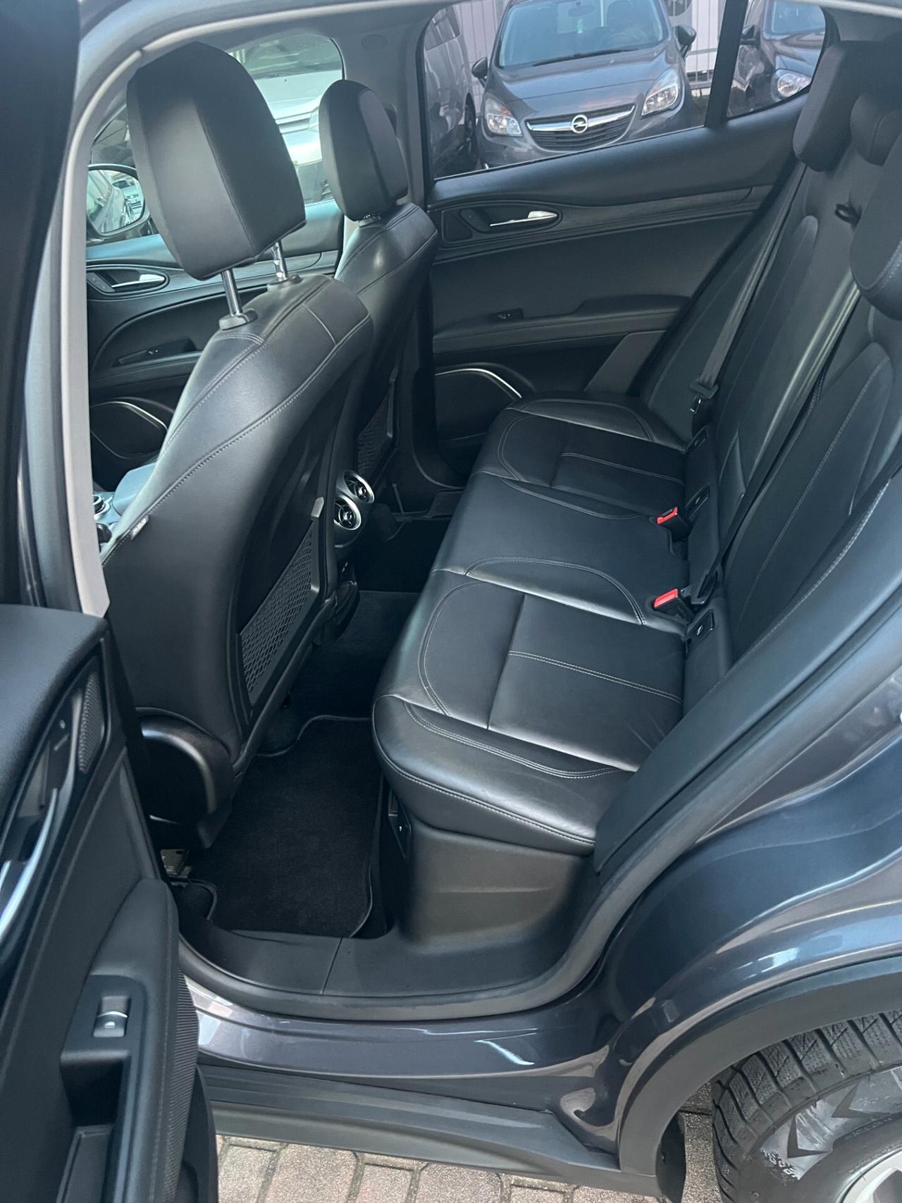 Alfa Romeo Stelvio 2.2 Turbodiesel 210 CV AT8 Q4 Executive