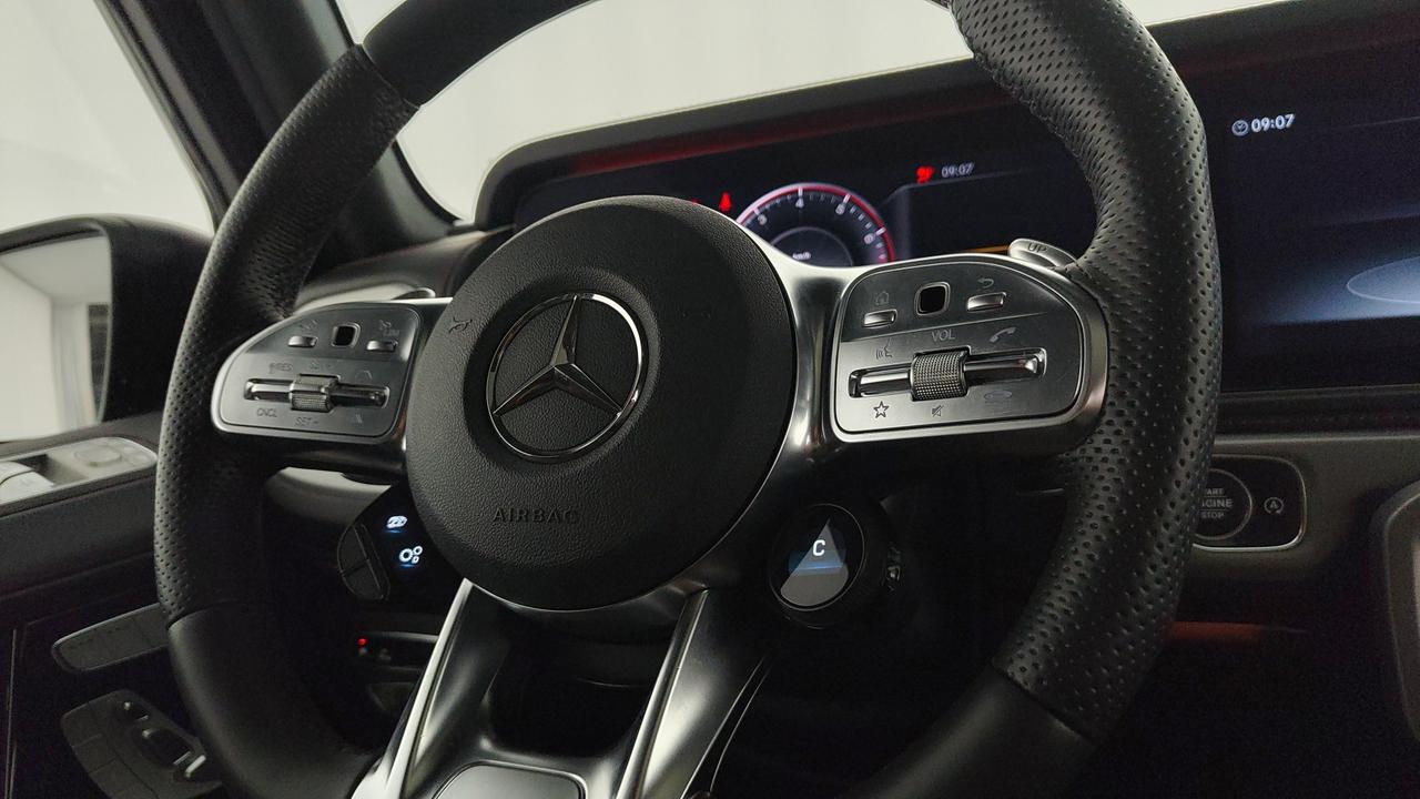 Mercedes-Benz G AMG 63 585cv auto