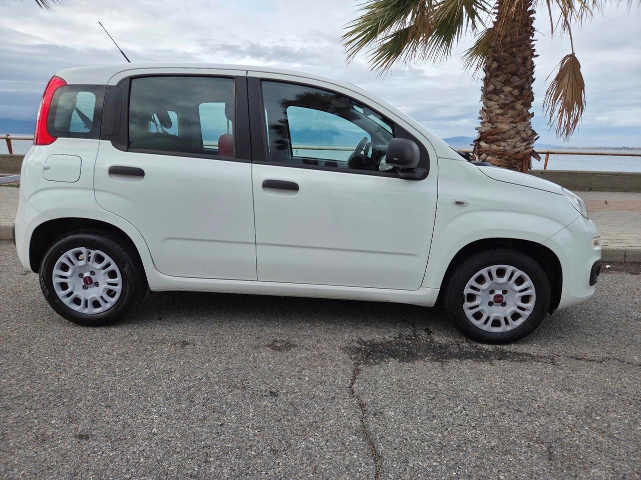 Fiat Panda 1.3 MJT 80 CV Lounge 2017 EURO 6