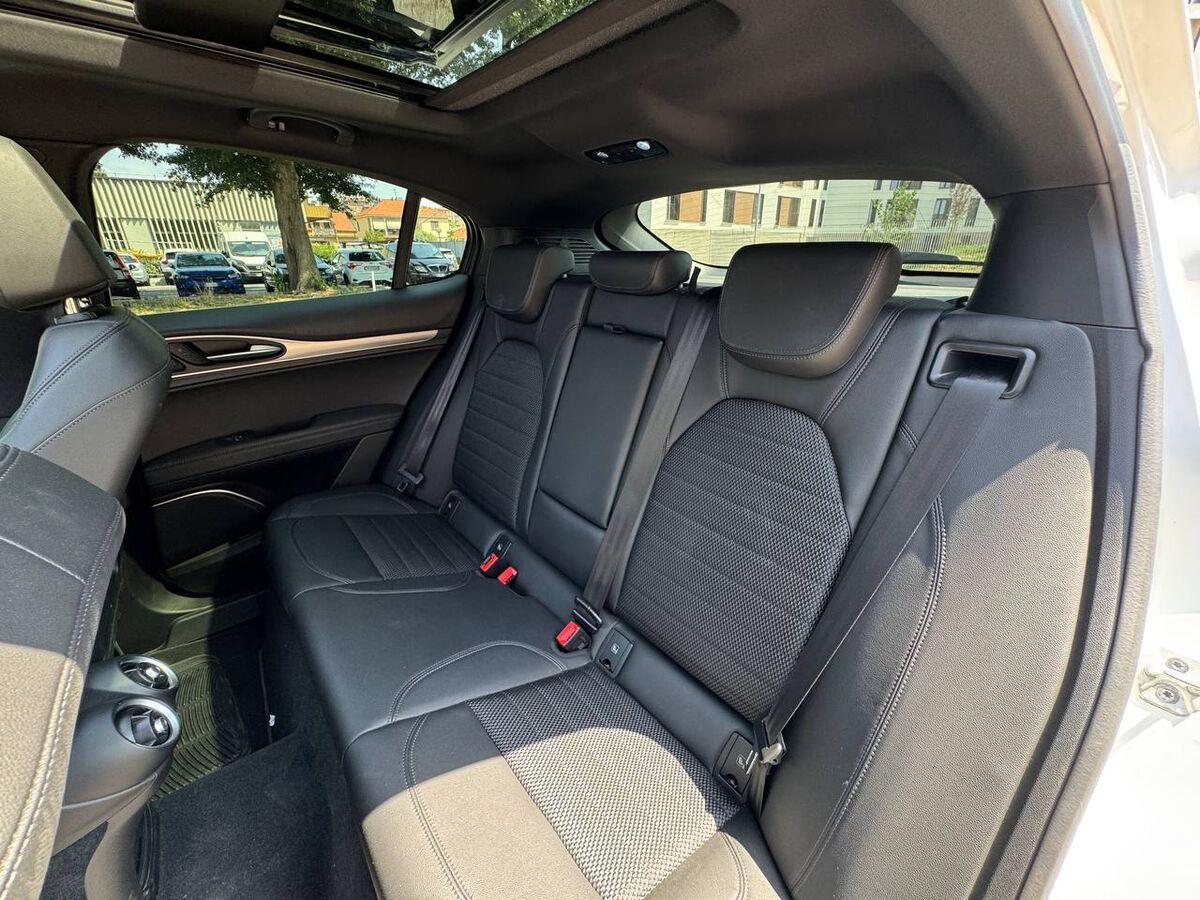 Alfa Romeo Stelvio 2.2 t Business rwd 160cv auto