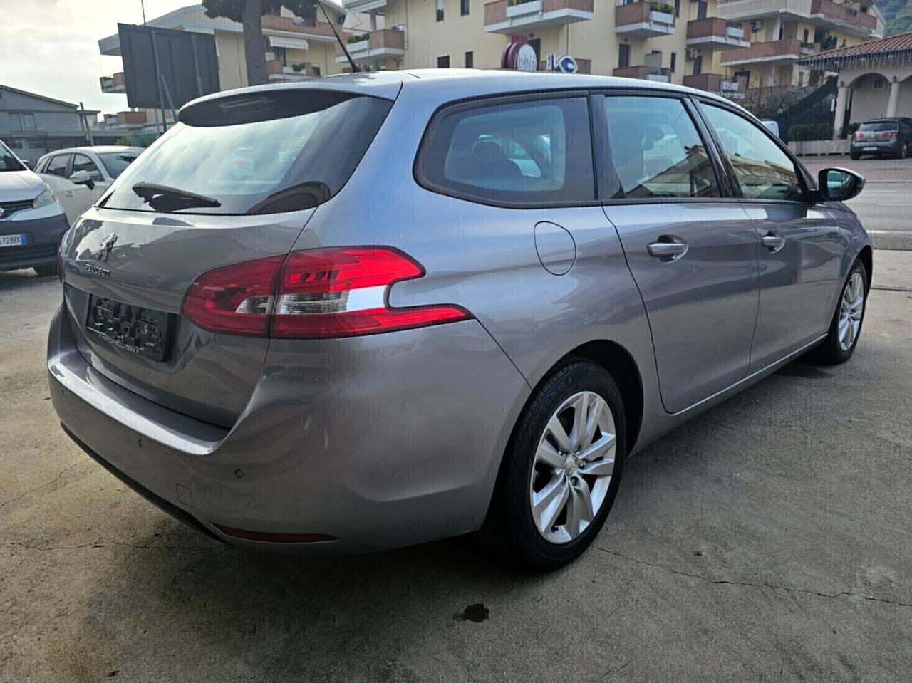 Peugeot 308 BlueHDi 120 EAT6 SW Business