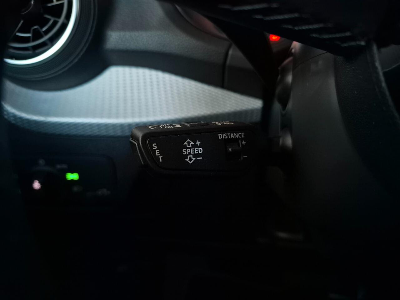 Audi Q2 1.5 TFSI ADVANCED S-TRONIC RESTYLING MATRIX BLACK PACK APPLE CAR PLAY/ANDROID AUTO RETROC. ACC C.17 LANE ASSIST WIRELESS