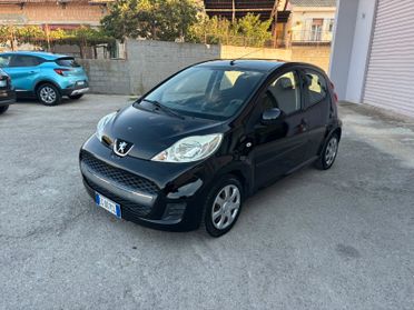Peugeot 107 1.0 68CV 5p. Sweet Years automatica