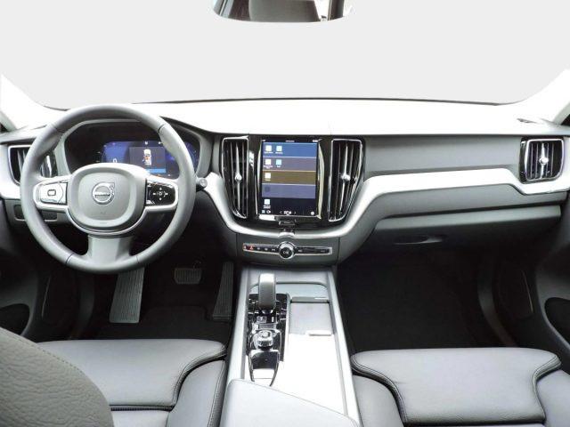 VOLVO XC60 B4 AWD PLUS DARK AUTOMATICA KM0