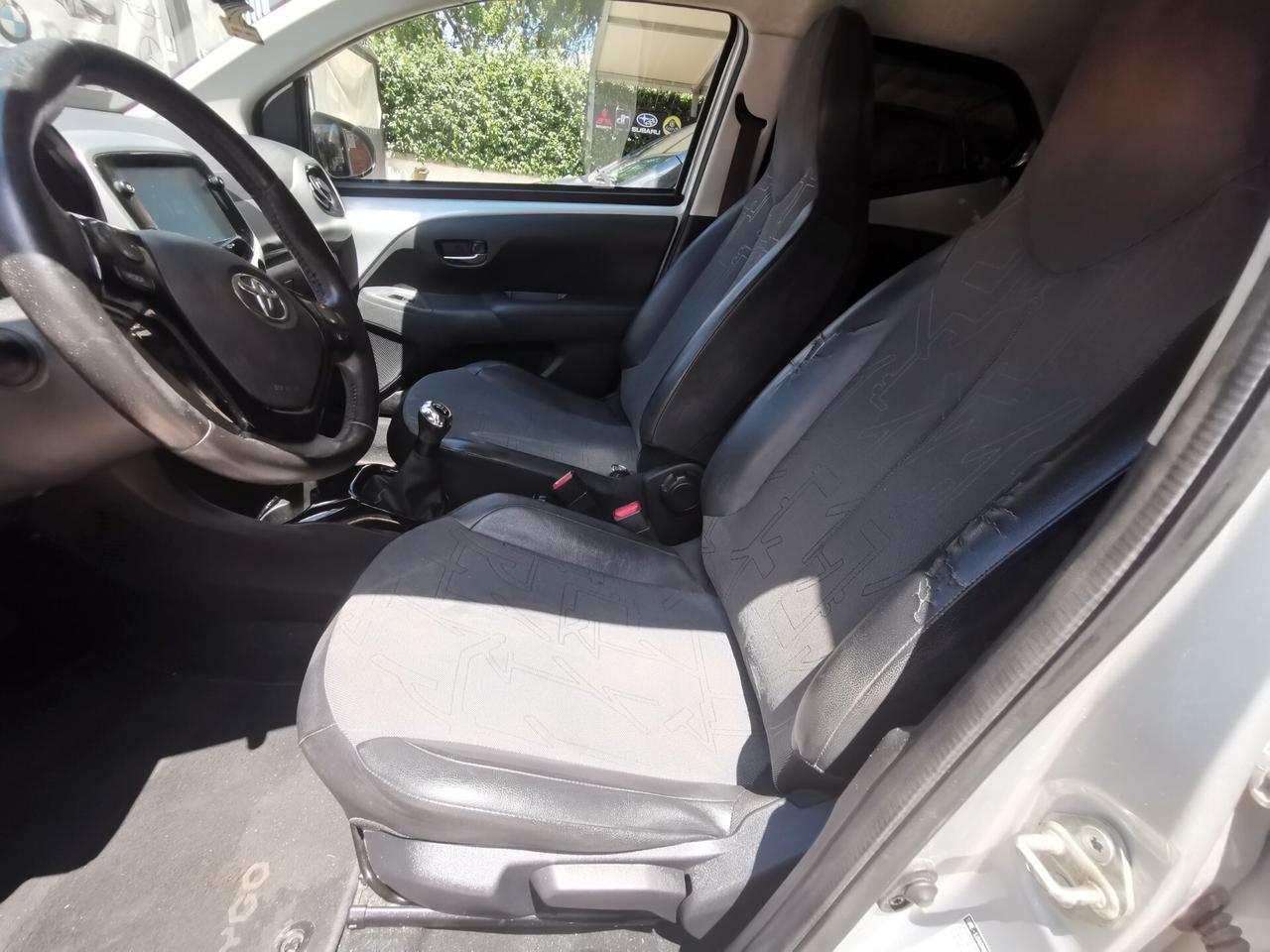 Toyota Aygo 1.0 VVT-i 72 CV 5 porte x-clusiv