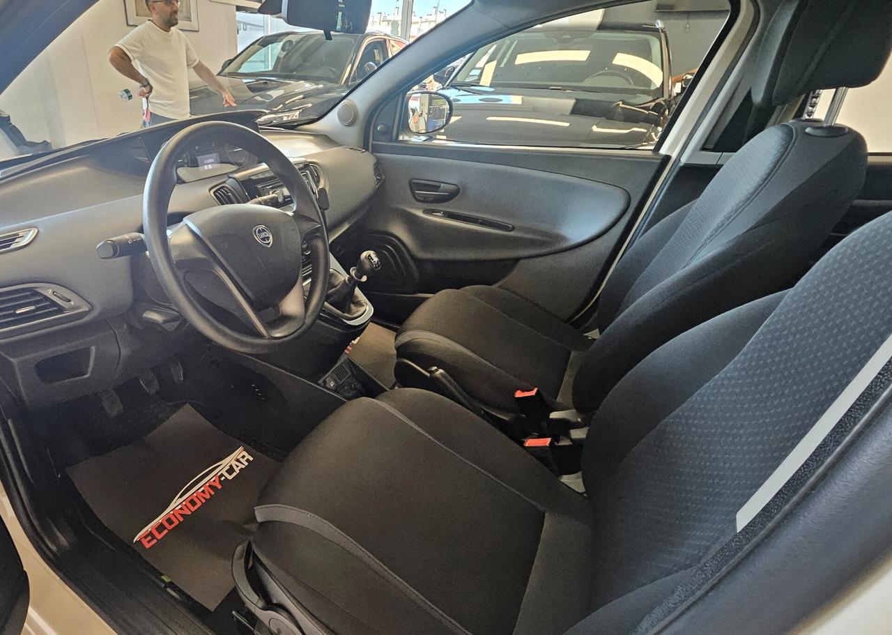 Lancia Ypsilon 1.2 69 CV 5 porte GPL Ecochic Silver