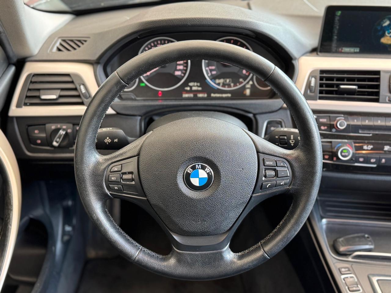 Bmw 318 318d xDrive Touring Luxury