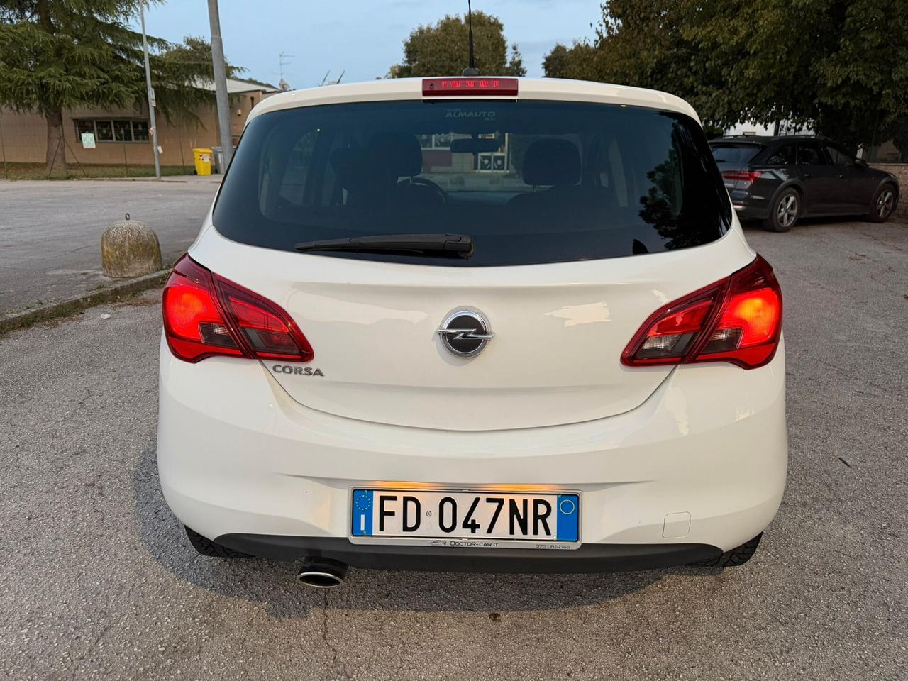 Opel Corsa 1.4 90CV GPL Tech 5 porte Innovation