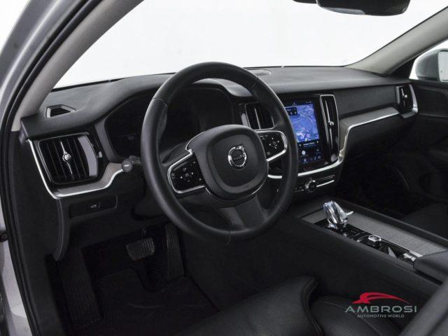 VOLVO V60 Cross Country 2.0 b4 Plus awd auto