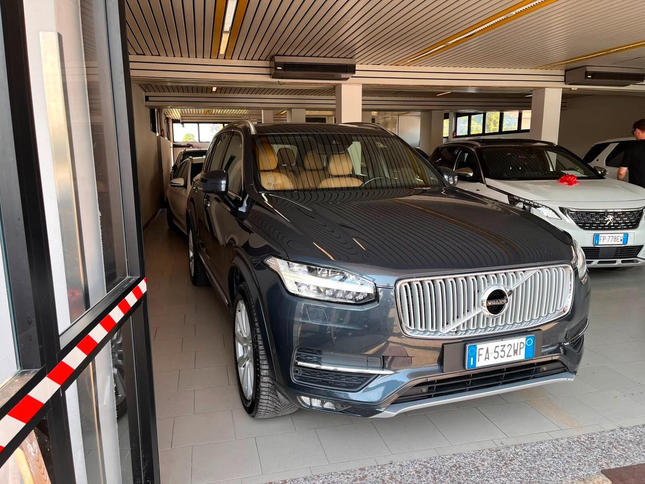 Volvo XC 90 XC90 D5 AWD Geartronic 7 posti Inscription
