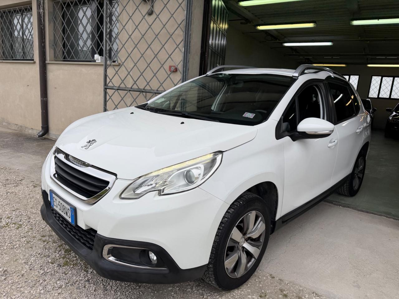 Peugeot 2008 1.2 82CV Allure