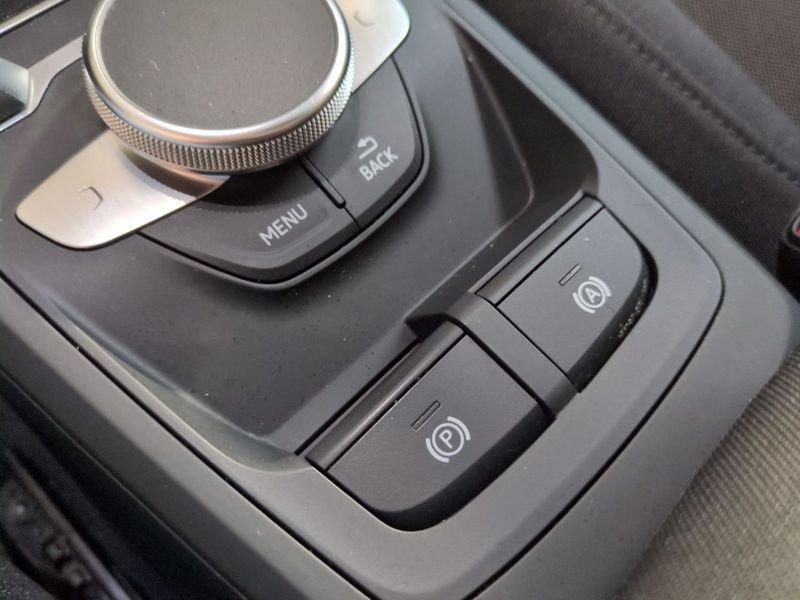 Audi Q2 30 TDI Business Advanced