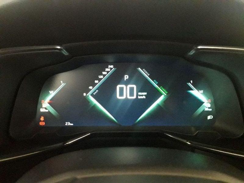 DS DS 7 Modello: 1SX8 DS7 CROSSBACK Business - E-TENSE