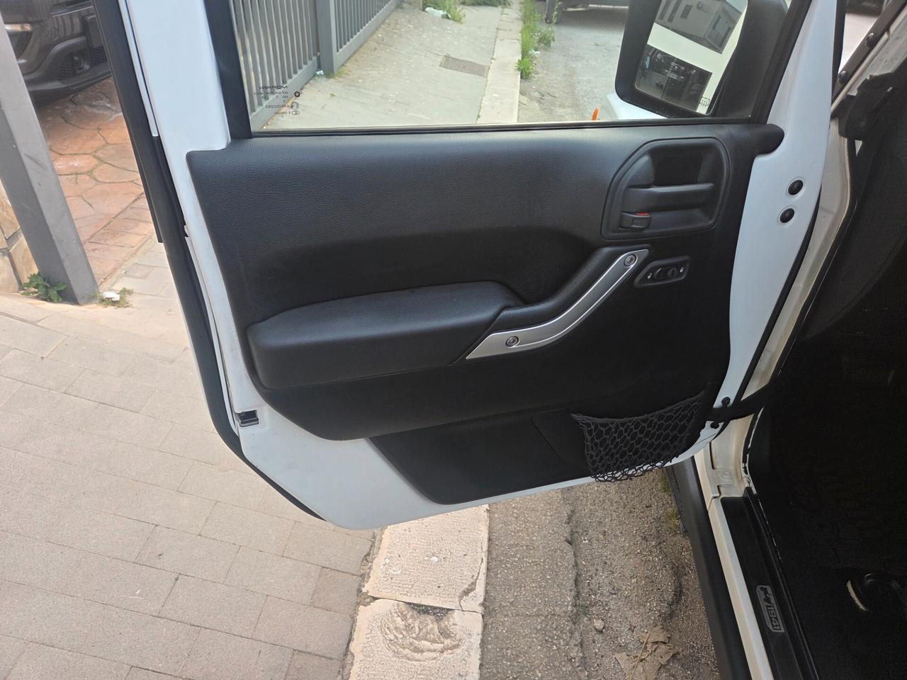 JEEP WRANGLER SAHARA 2.8 200 CV SOLI KM 109000 CERTIFIC