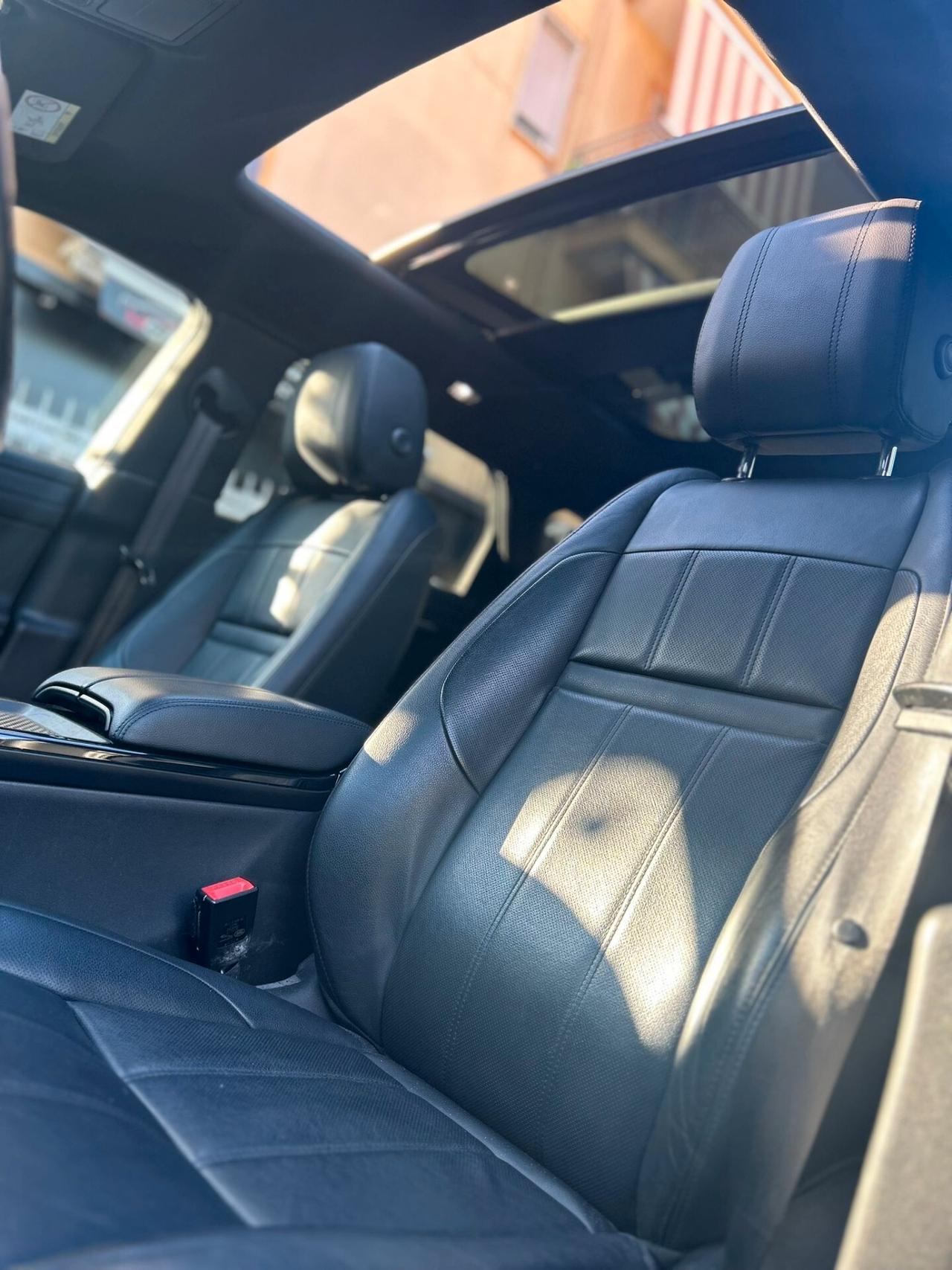 Land Rover Range Evoque 2.0D I4 180 CV AWD Auto R-Dynamic SE