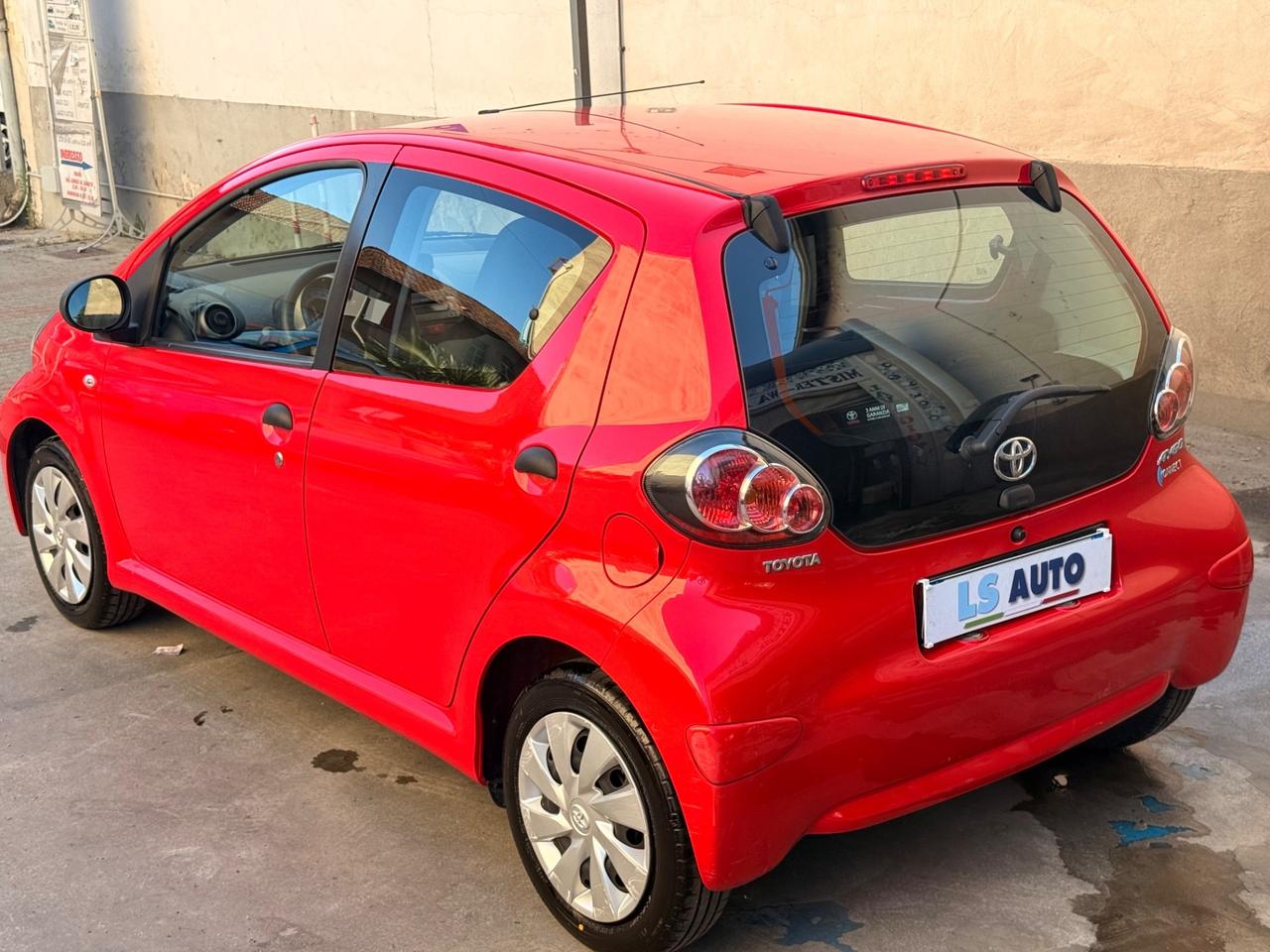 Toyota Aygo 1.0 12V VVT-i 5 porte Lounge Connect