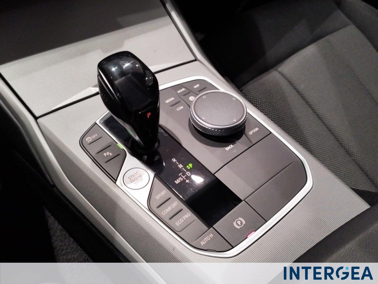 BMW 316d Touring mhev 48V Business Advantage auto