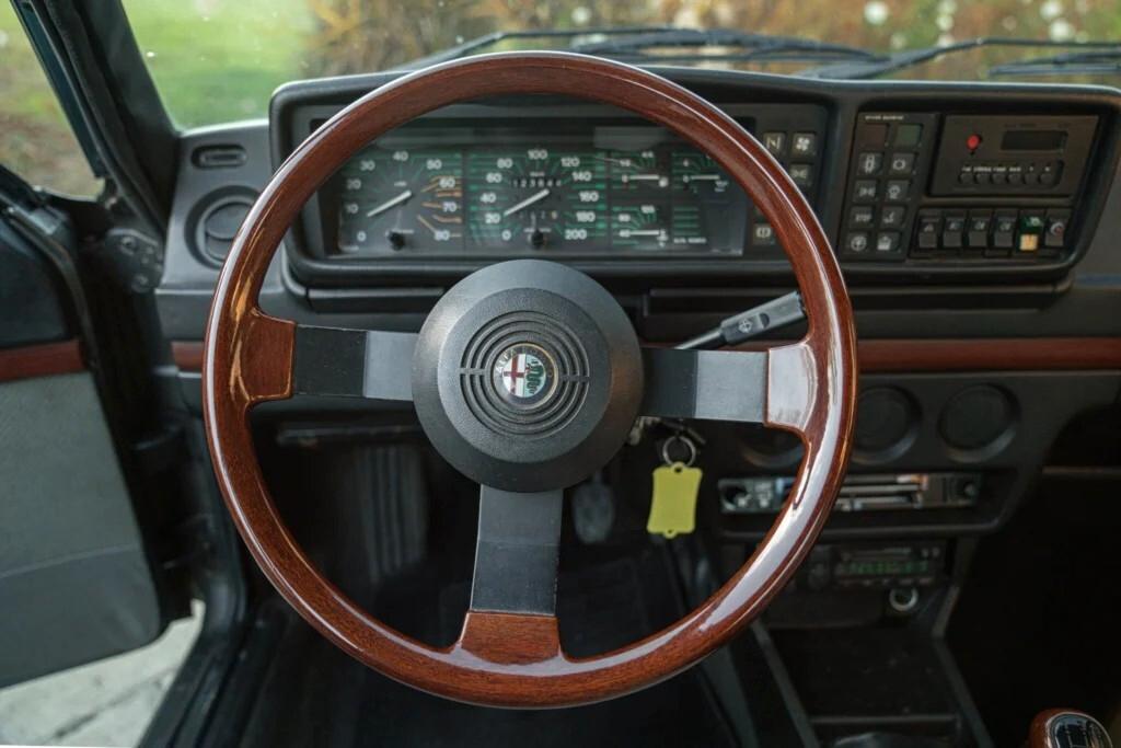 Alfa Romeo Alfetta 2.0i Quadrifoglio Oro