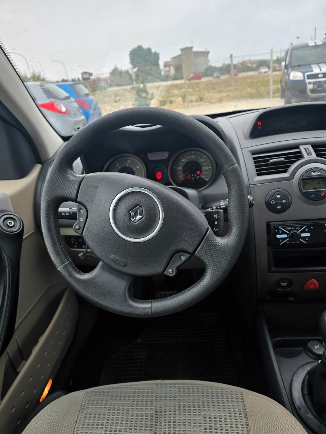 Renault Megane megan