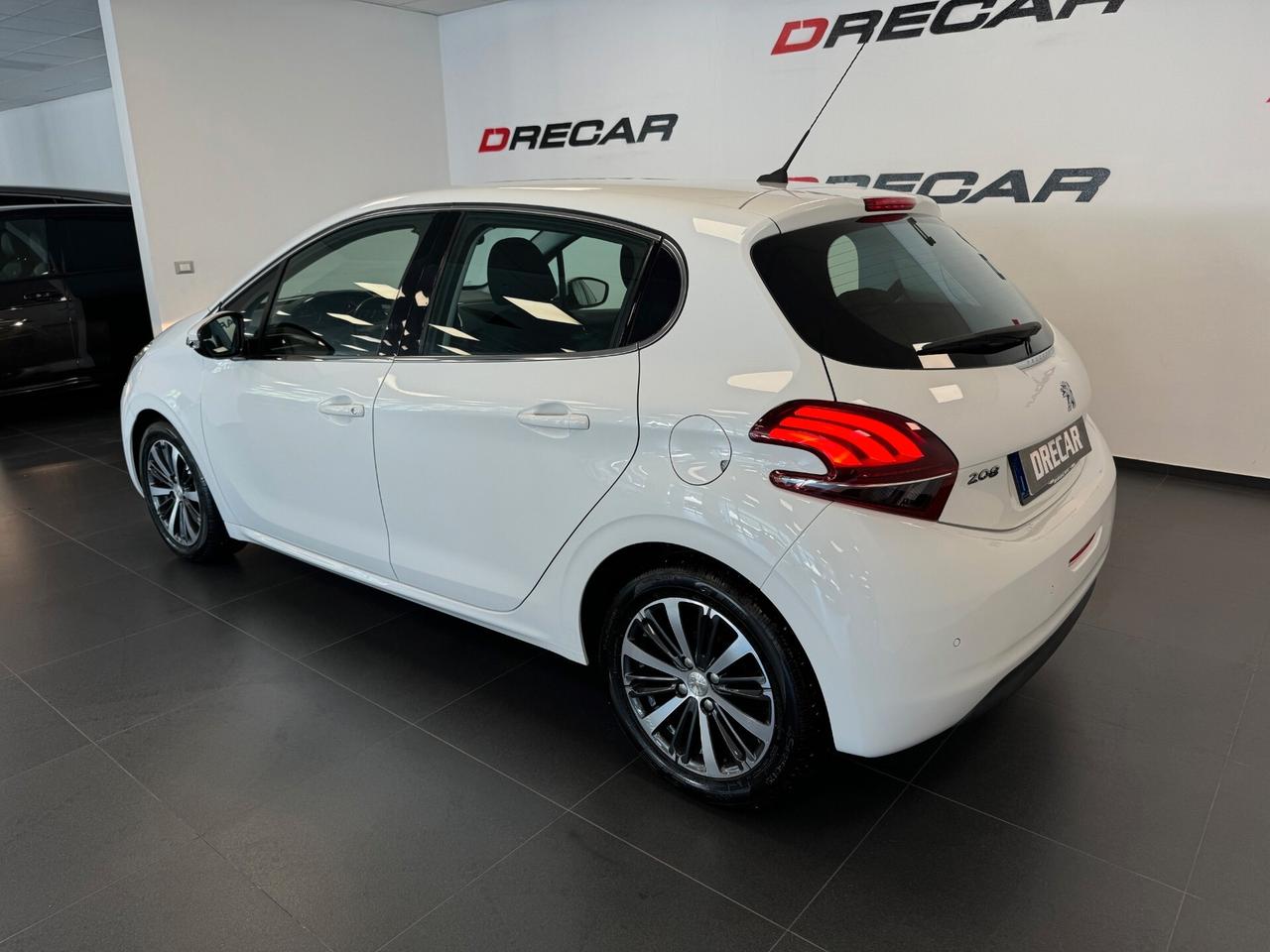 Peugeot 208 PureTech 82 5 porte Allure NAVI NEOPATENTATI