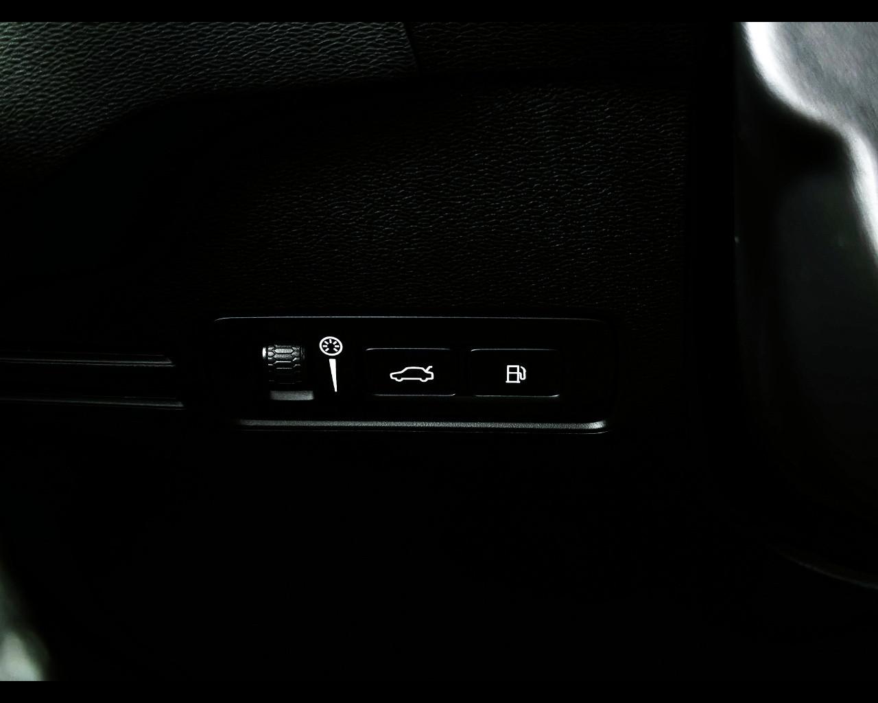 VOLVO XC40 (2017-->) - XC40 T5 Recharge Plug-in Hybrid automatico Plus Dark