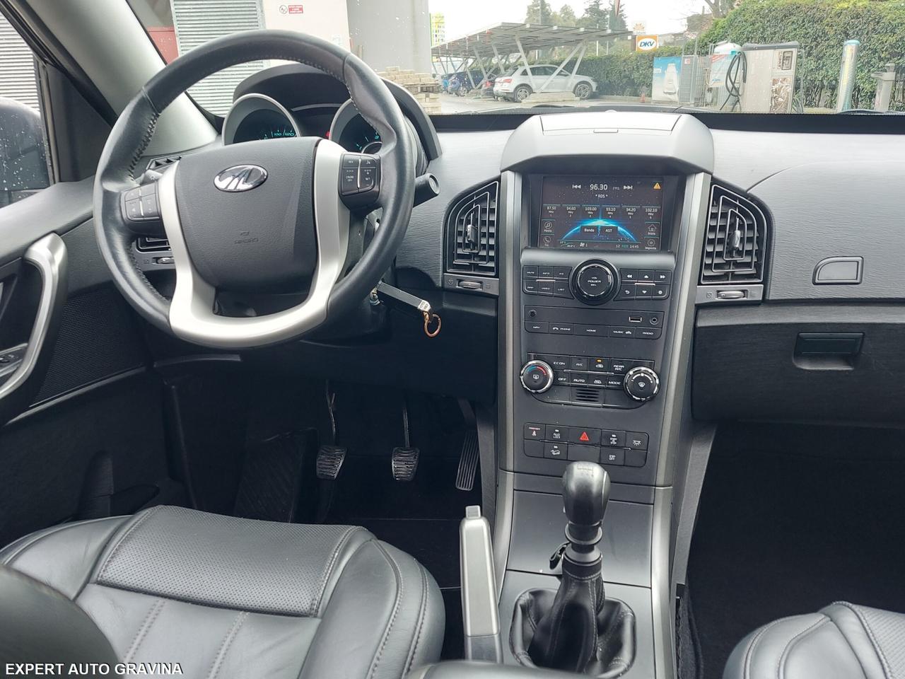 MAHINDRA XUV 500 7 POSTI FULL OPTIONAL