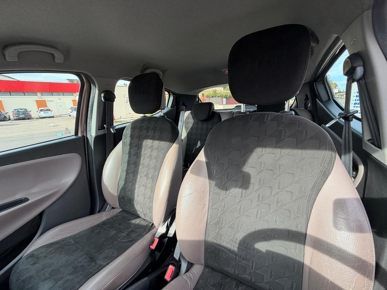 Lancia Ypsilon 1.2 BENZ - 69 CV - 5 porte