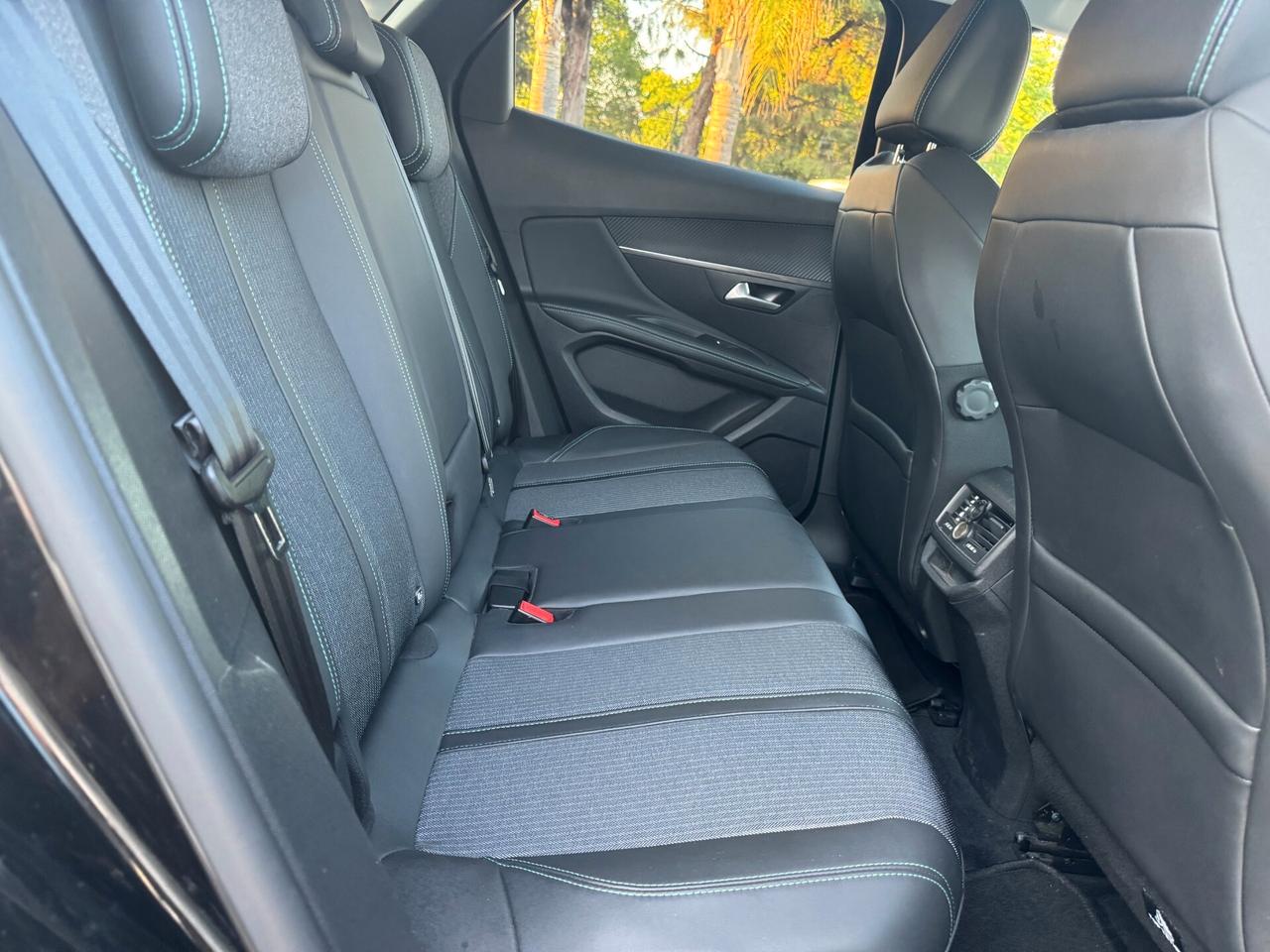 Peugeot 3008 BlueHDi 130 S&S EAT8 Allure Pack