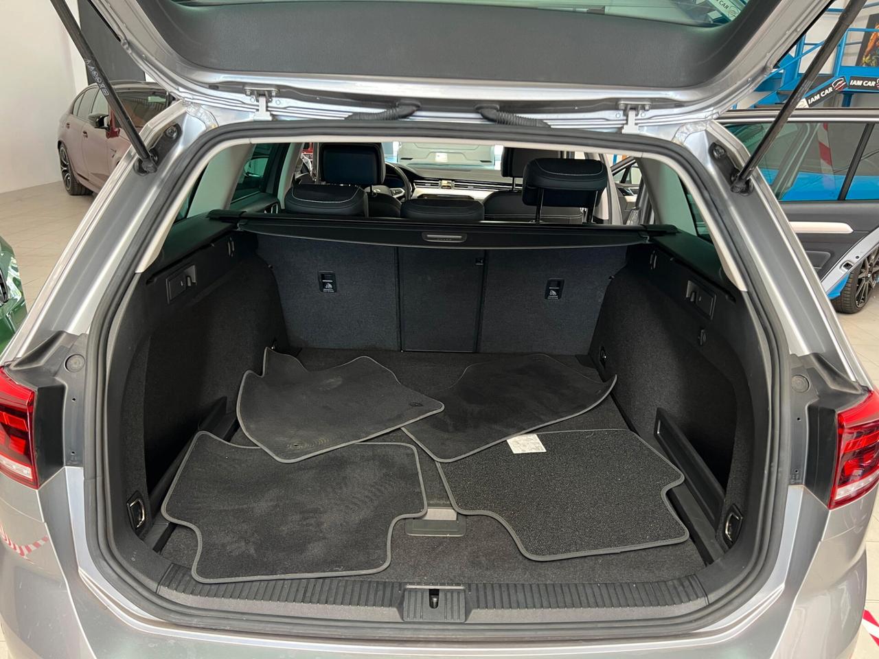 Volkswagen Passat VW HIGHLINE 150CV DSG