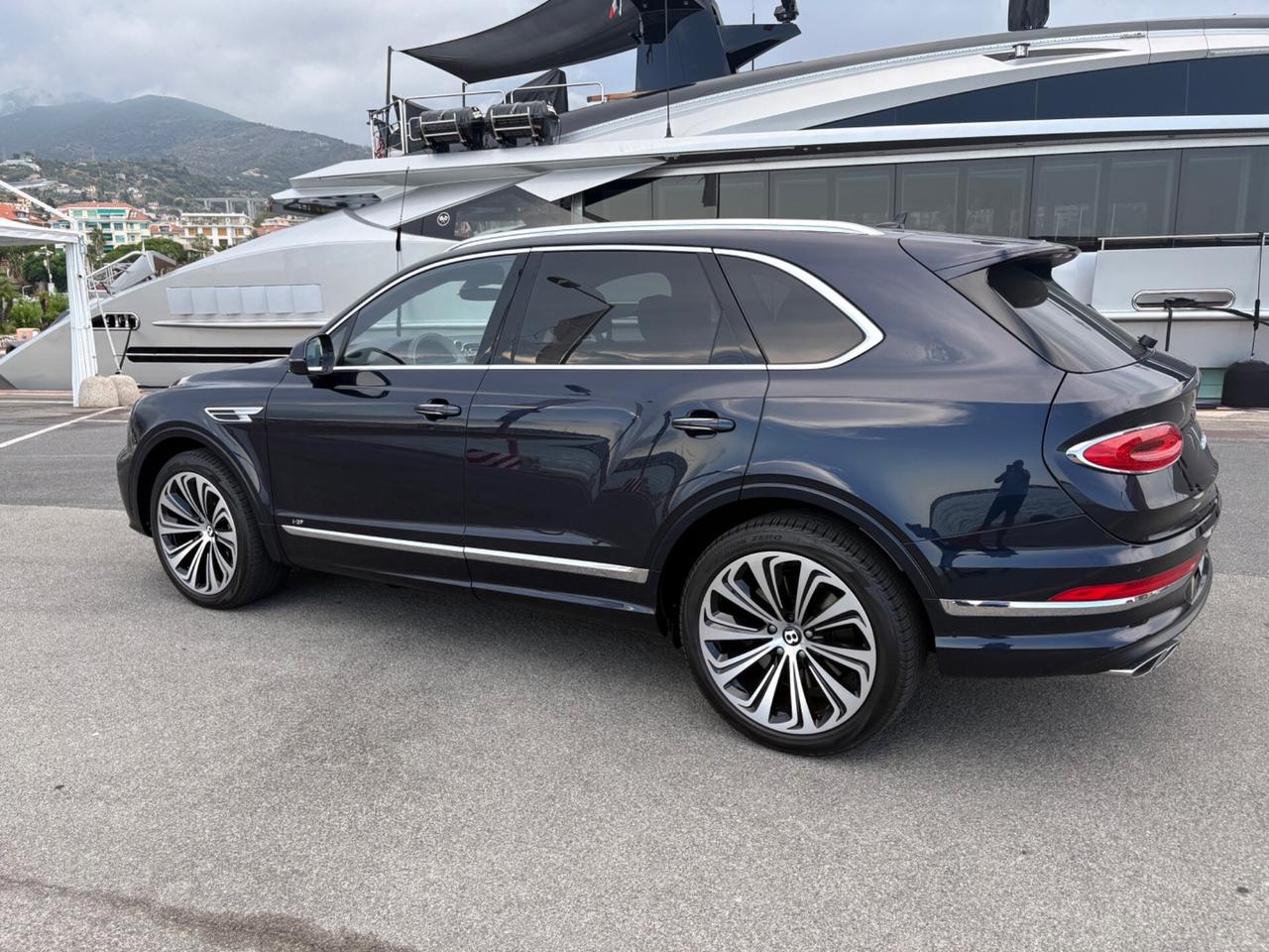 Bentley Bentayga V8