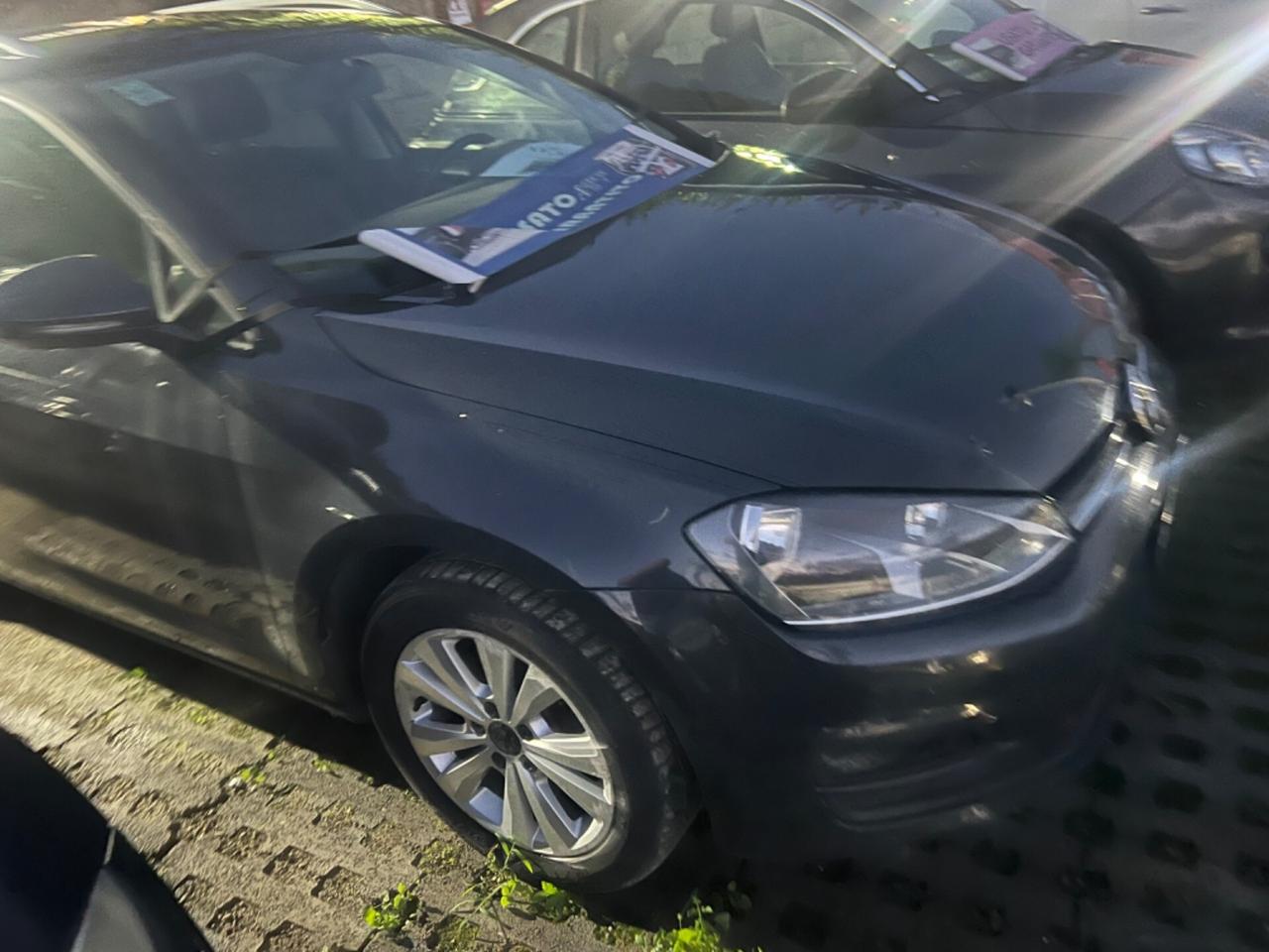 Volkswagen Golf 1.6 Tdi 105 cv Stescion anno 2016