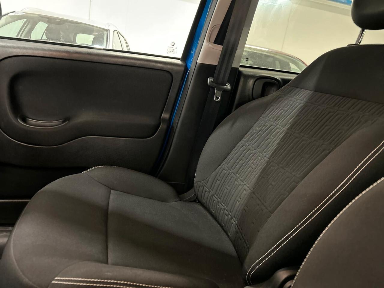 Fiat Panda CROSS 1.0 FireFly Hybrid SPOTICAR