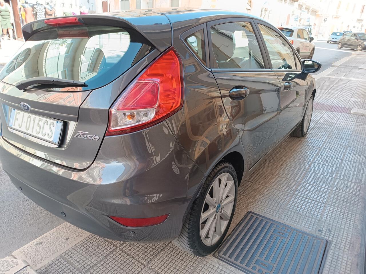 Ford Fiesta 1.5 TDCi 75CV 5 porte TITANIUM