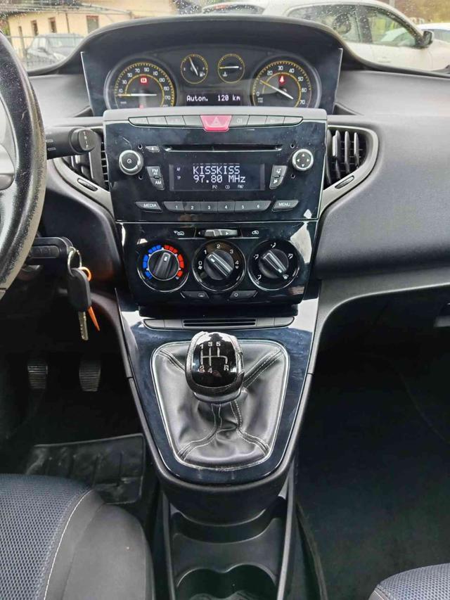 LANCIA Ypsilon 1.2 5 porte S MOMO DESIGN