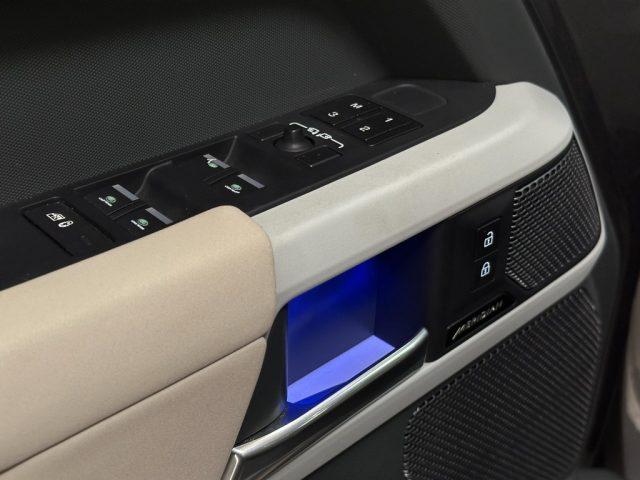 LAND ROVER Defender 110 3.0D I6 200 CV AWD Auto SE