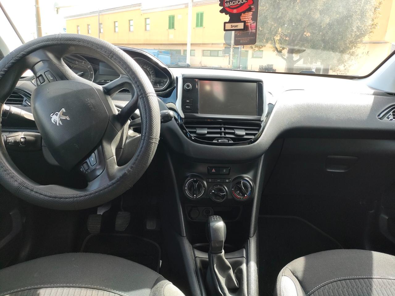 Peugeot 208 OK NEOPATENTATI