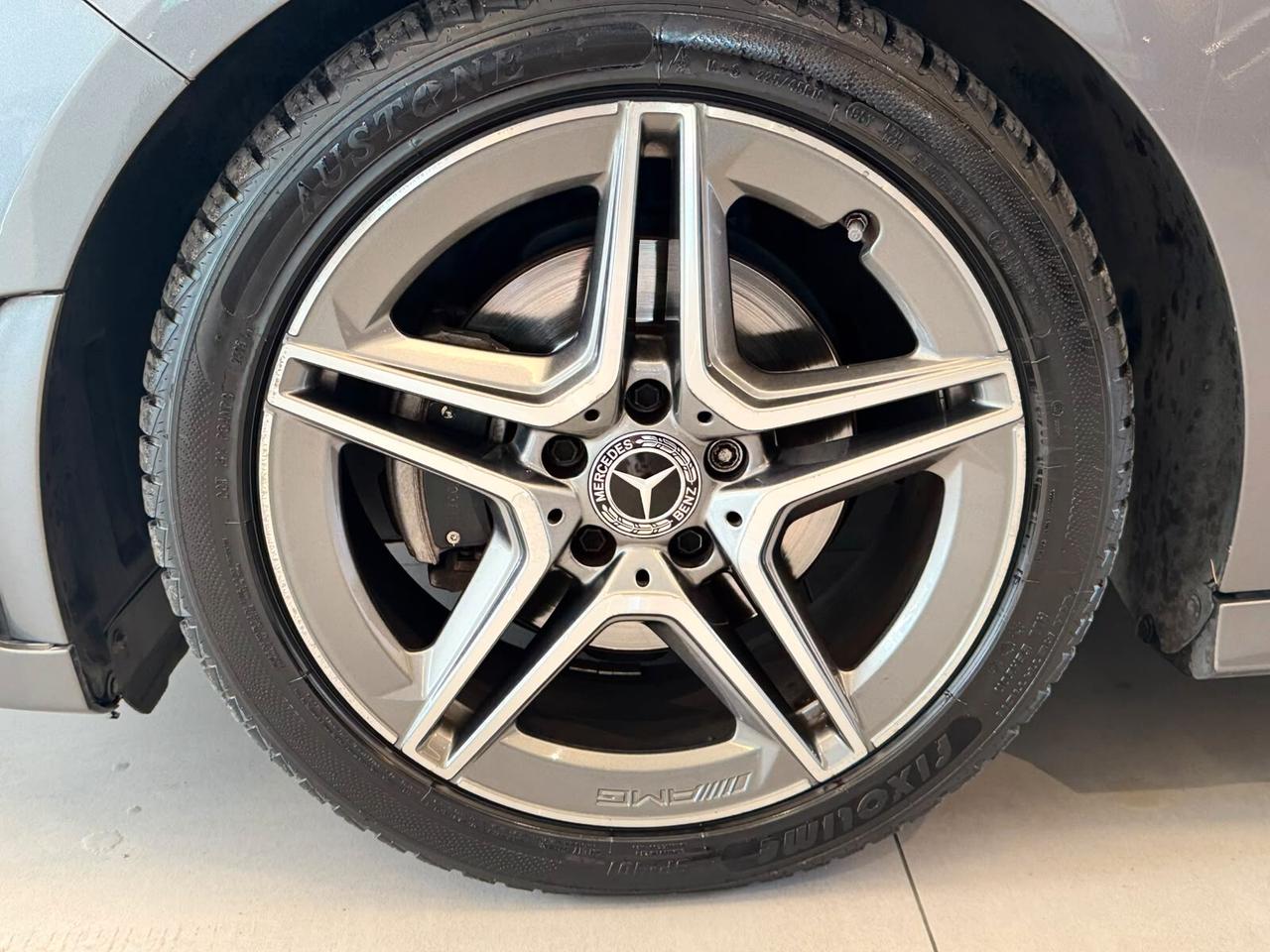 MERCEDES-BENZ CLASSE B 180D PREMIUM AMG LINE AUTOMATICA FULL
