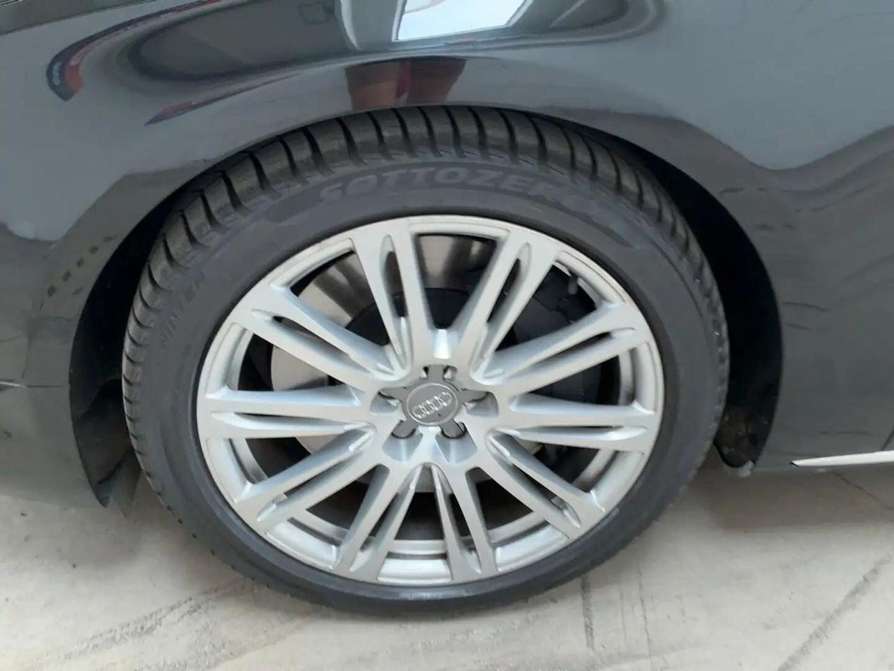 Audi A8 L 6.3 W12 FSI quattro tiptronic