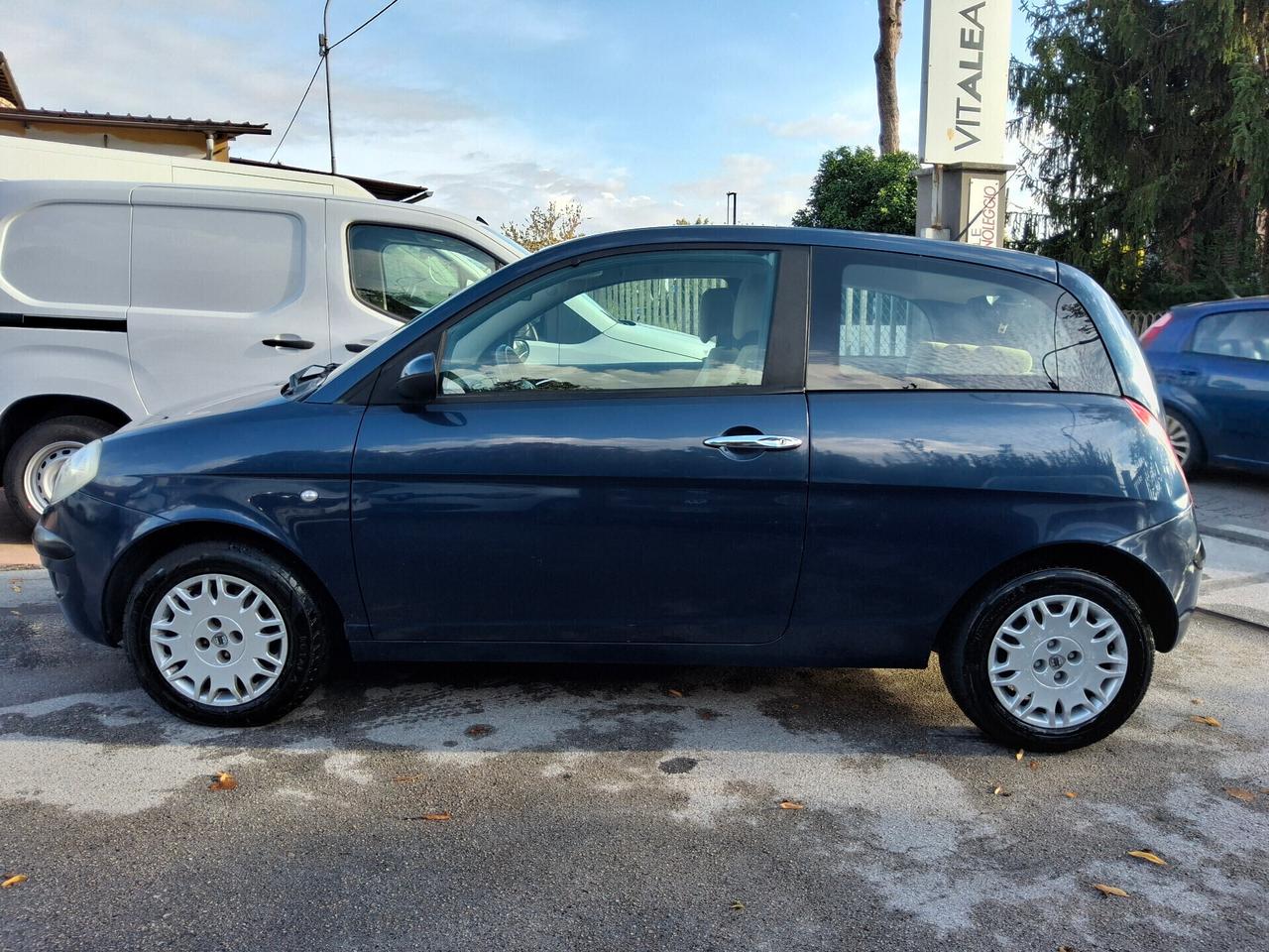 Lancia Ypsilon 1.2 Argento ((TUTTO INCLUSO))