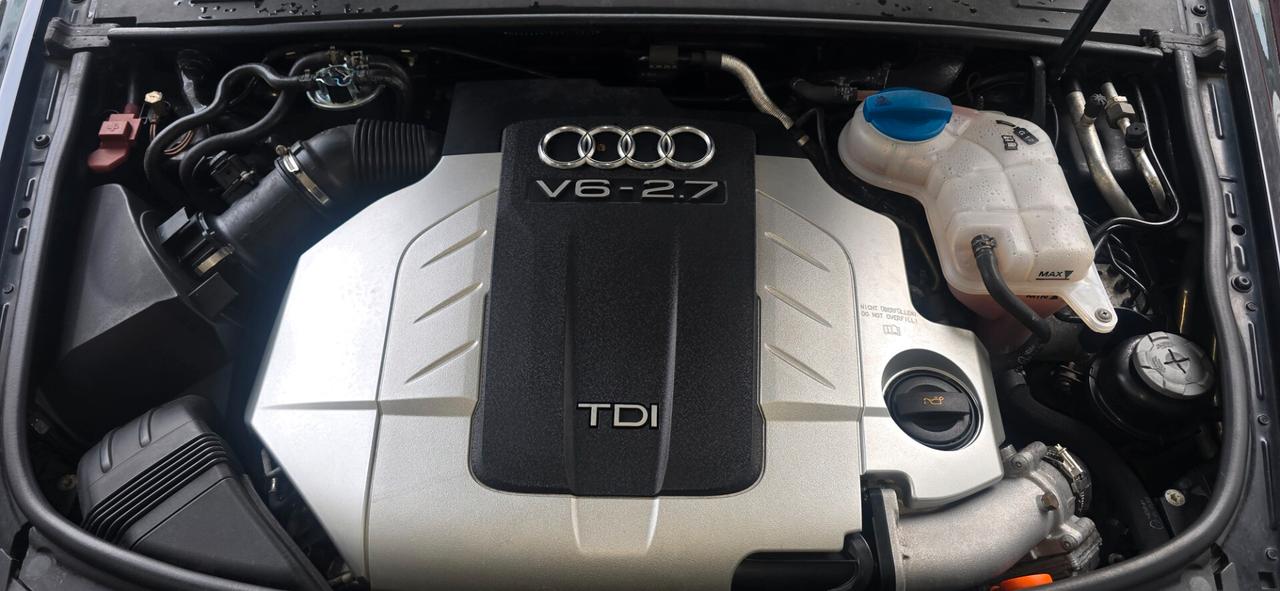 Audi A6 2.7 V6 TDI cambiò manuale berlina nera